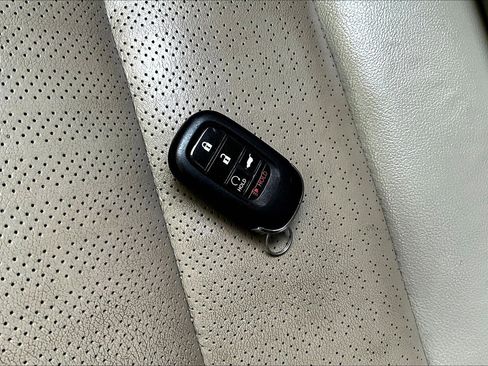 Used 2024 Honda Civic EX-L image 32