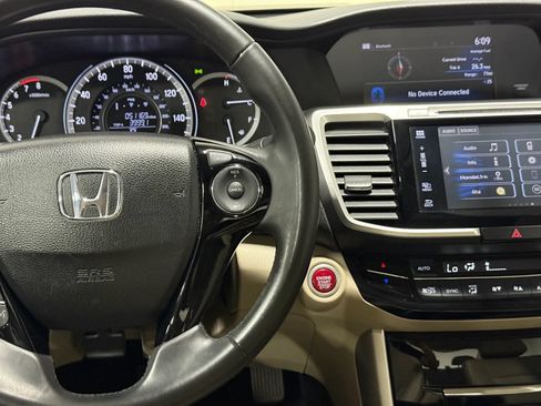 Used 2017 Honda Accord EX-L image 28