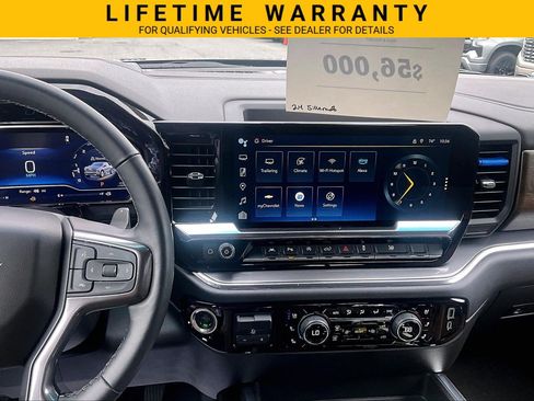 Used 2024 Chevrolet Silverado 1500 High Country AWD/4WD image 6