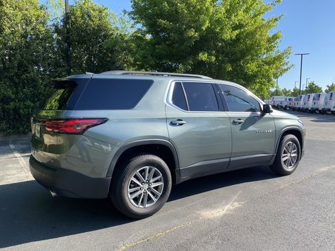 Used 2022 Chevrolet Traverse LT image 9