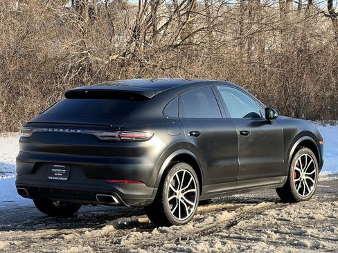 Certified 2021 Porsche Cayenne Coupe image 6