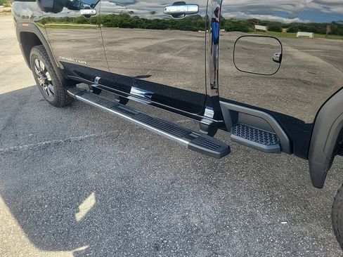 New 2026 GMC Sierra 2500 Denali w/ Denali Reserve Package image 9