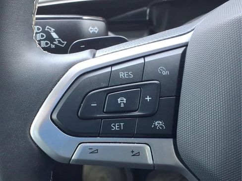 Used 2024 Volkswagen Atlas Cross Sport SE FWD image 22