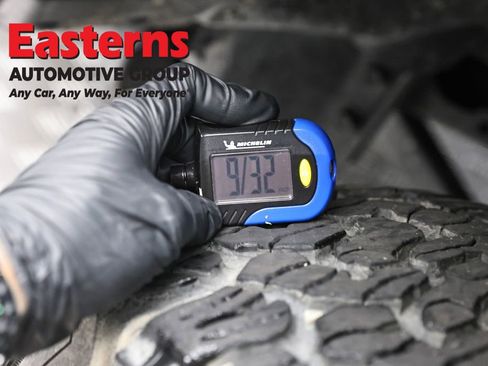 Used 2022 Jeep Wrangler Unlimited Rubicon 4xe w/ Cold Weather Group AWD/4WD image 30