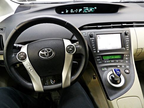 Used 2010 Toyota Prius Five image 18