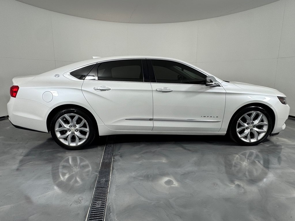 Used 2015 Chevrolet Impala LTZ FWD image 4