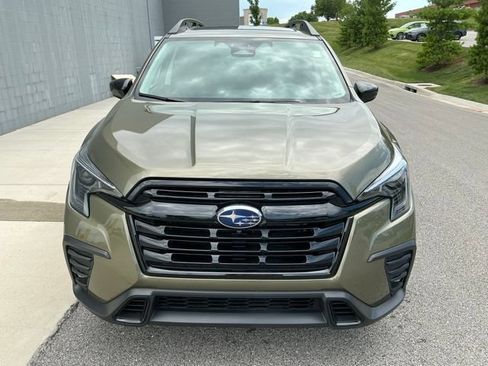 Certified 2025 Subaru Ascent Bronze Edition w/ Onyx Package AWD/4WD image 9