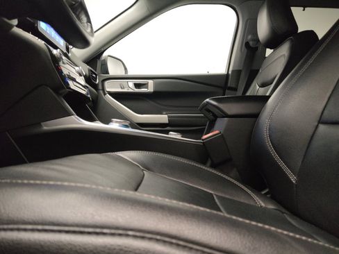 Used 2022 Ford Explorer Limited AWD/4WD image 17