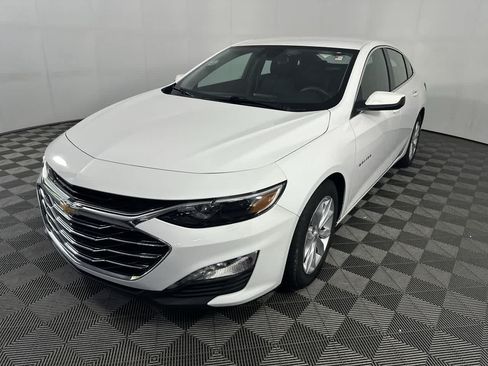 Used 2025 Chevrolet Malibu LT FWD image 4
