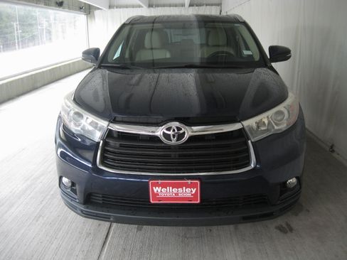 Used 2015 Toyota Highlander XLE image 6