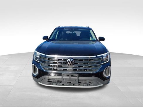 Used 2025 Volkswagen Atlas SE image 3