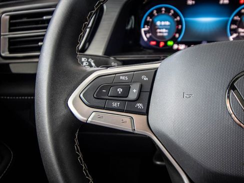 Used 2024 Volkswagen Atlas Cross Sport SE w/ Panoramic Sunroof Package image 36