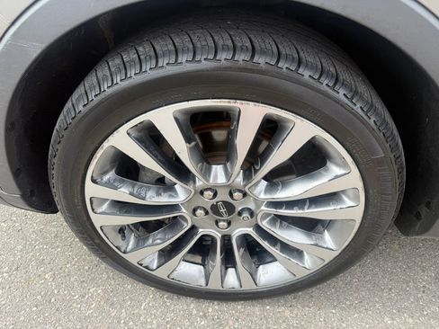 Used 2016 Lincoln MKX Reserve w/ Technology Package image 7