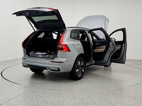 New 2027 Volvo XC60 B5 Core AWD/4WD image 11