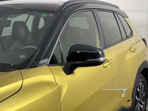 Used 2024 Toyota Corolla Cross SE image 12