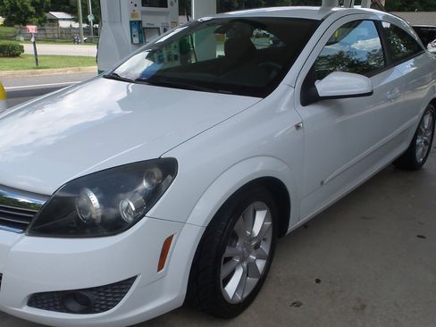 Used 2008 Saturn Astra XR image 2