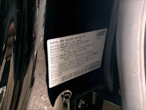 Used 2020 Audi Q8 Premium Plus w/ Premium Plus Package image 32