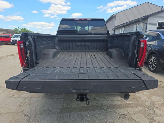 Used 2025 GMC Sierra 3500 Denali AWD/4WD image 5