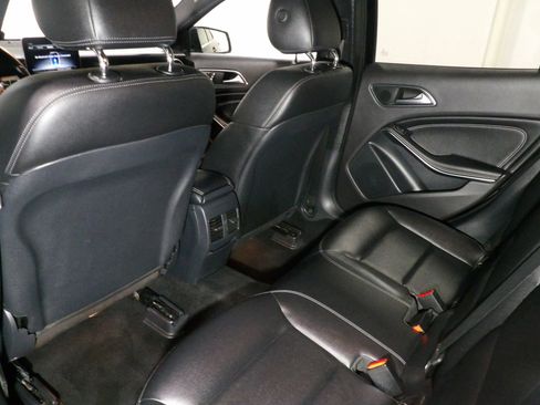 Used 2019 Mercedes-Benz GLA 250 4MATIC image 12