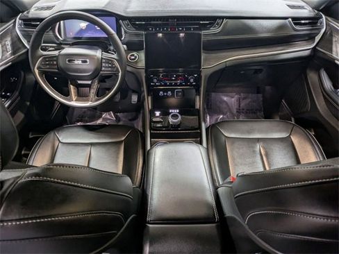 Used 2025 Jeep Grand Cherokee L Limited w/ Black Appearance Package image 24