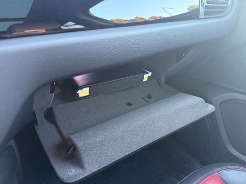 Used 2022 Porsche Macan image 23