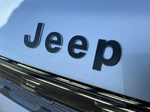 New 2026 Jeep Grand Wagoneer Limited w/ Premium Group II AWD/4WD image 16