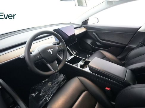 Used 2020 Tesla Model 3 Standard Range image 23