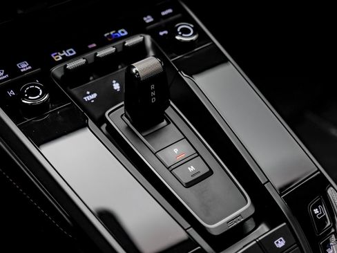 Used 2024 Porsche 911 Carrera w/ Premium Package image 52