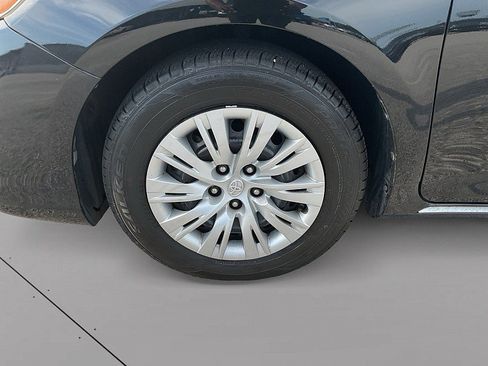 Used 2014 Toyota Camry LE FWD image 15