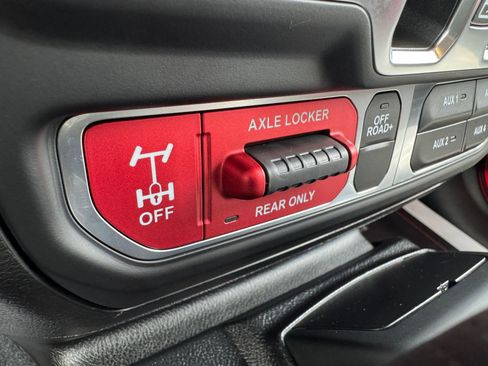 Used 2021 Jeep Gladiator Mojave w/ Uconnect 4C Nav & Sound Group image 59