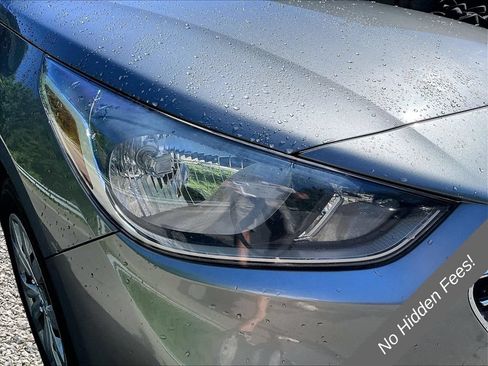 Used 2021 Hyundai Accent SE FWD image 25