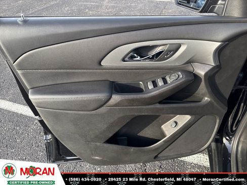 Used 2022 Chevrolet Traverse LT image 9
