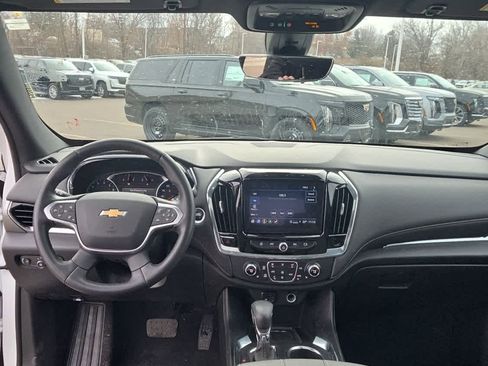 Used 2023 Chevrolet Traverse LT w/ LT Premium Package image 7