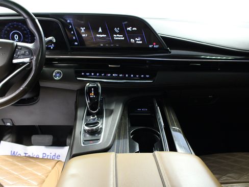 Used 2021 Cadillac Escalade Premium Luxury AWD/4WD image 20