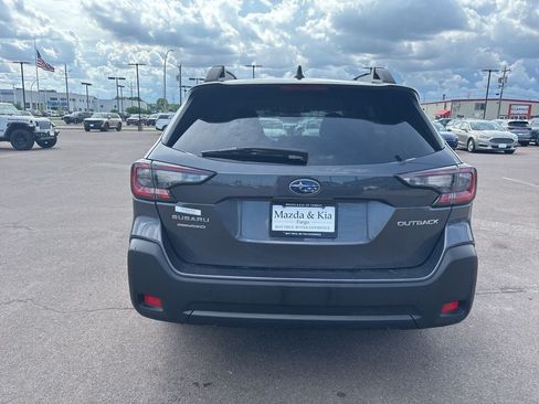 Used 2024 Subaru Outback Premium AWD/4WD image 6