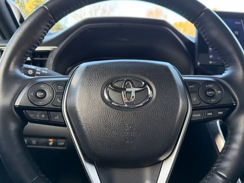 Used 2021 Toyota Venza Limited image 35