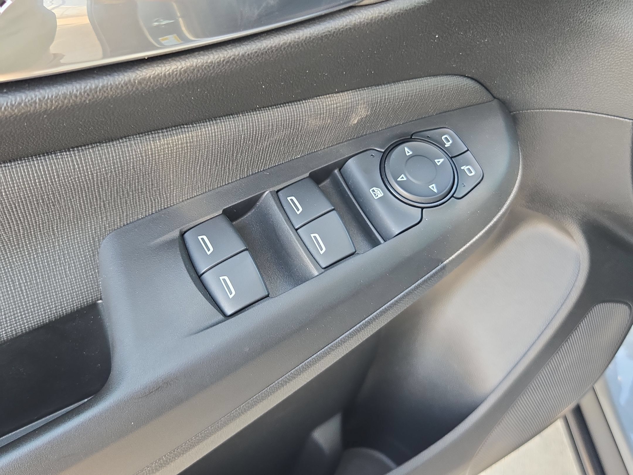Certified 2024 Buick Envista Preferred w/ Advanced Safety Package FWD image 12