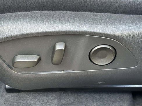 Certified 2025 Chevrolet Traverse LT w/ Driver Confidence Package image 25