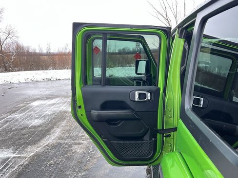 Used 2019 Jeep Wrangler Unlimited Sahara w/ Cold Weather Group image 35