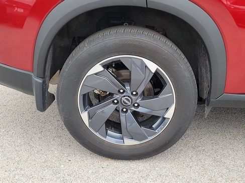 Used 2025 Nissan Rogue SV FWD image 5