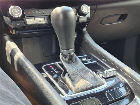 Used 2024 Jeep Compass Latitude AWD/4WD image 12