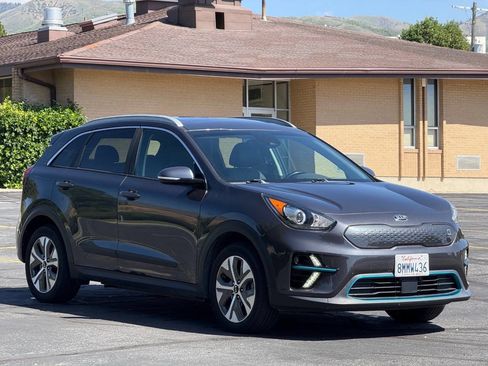 Used 2019 Kia Niro EX Premium FWD image 3