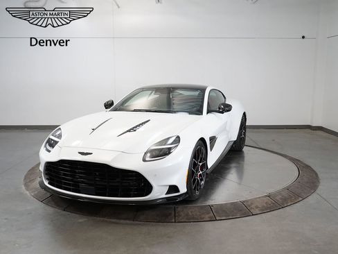 Used 2025 Aston Martin Vanquish image 1