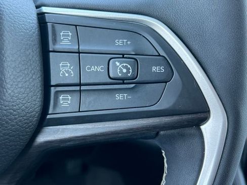 Used 2022 Jeep Grand Cherokee Limited 4xe w/ Luxury Tech Group II image 23