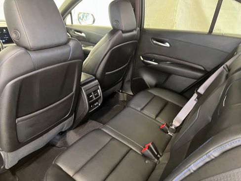 Used 2024 Cadillac XT4 Sport w/ Cold Weather Package image 40