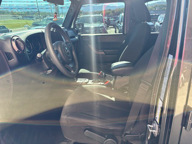 Used 2018 Jeep Wrangler Unlimited Sport AWD/4WD image 4