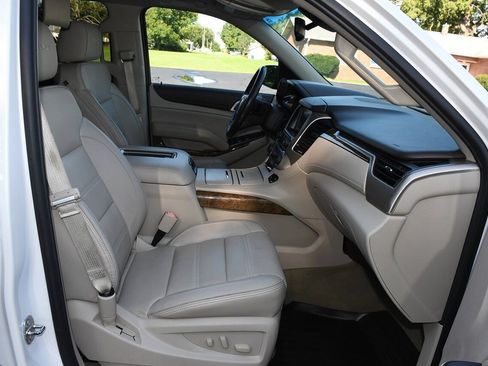 Used 2016 GMC Yukon Denali w/ Open Road Package AWD/4WD image 32