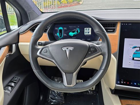 Used 2021 Tesla Model X Performance image 19
