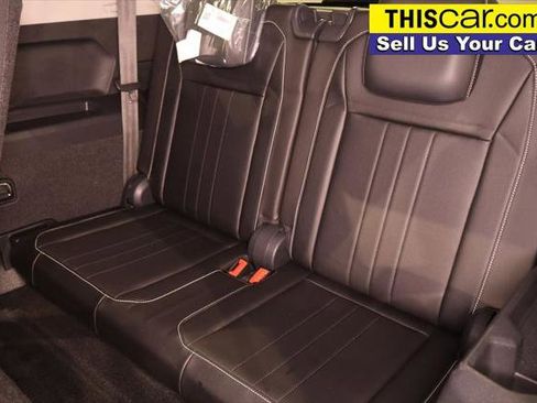 Used 2024 Volkswagen Tiguan SE image 26