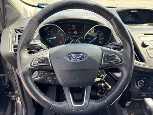 Used 2018 Ford Escape SE w/ SE Sport Appearance Package FWD image 14